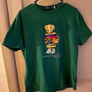 Ralph Lauren Polo T-shirt// vintage design// MEDIUM// no stains or spots//